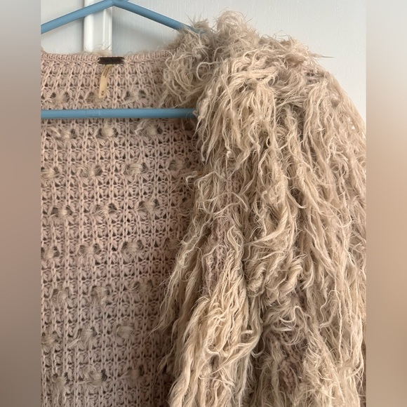 Free People Old Faithful Beige Shaggy Knit Jacket size medium - Picture 5 of 8